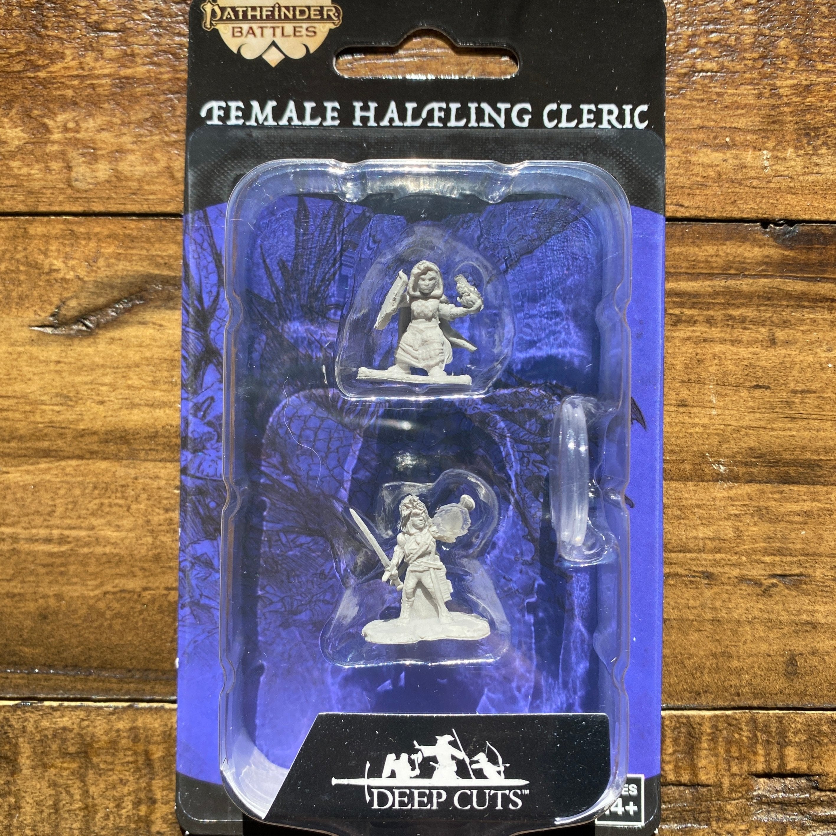 Wizkids Halfling Cleric Miniature - Cantrip Candles
